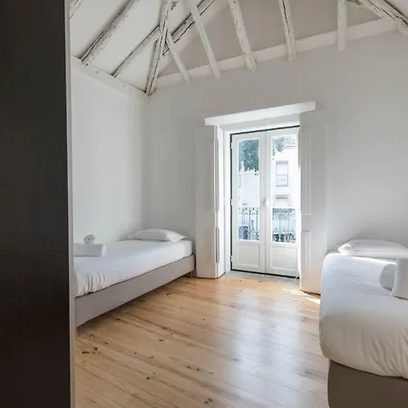 Alfama Terrace W/ Tagus River Views * Lisboa