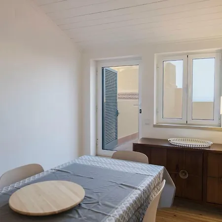 Alfama Terrace W/ Tagus River Views * Lissabon